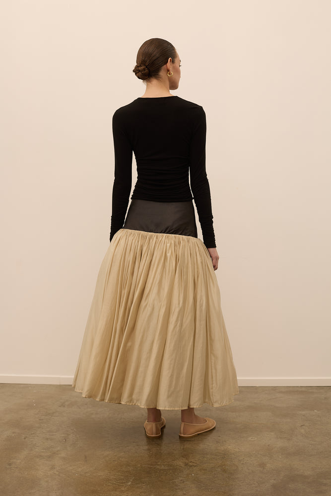 
            
                Load image into Gallery viewer, Waterfall Skirt Organdi
            
        