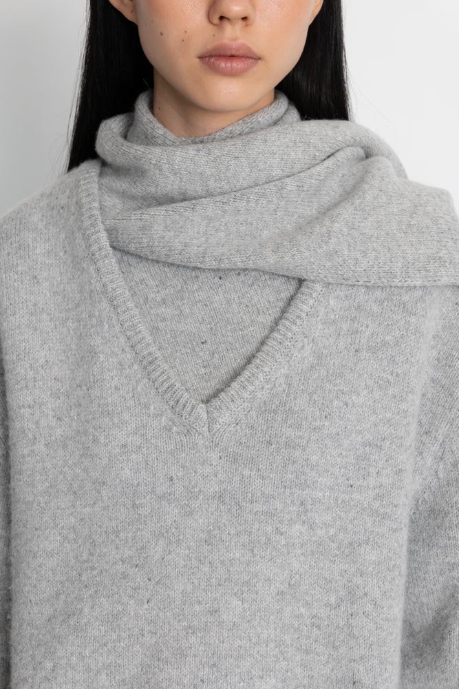 
            
                Load image into Gallery viewer, Alpaca Muffler Set &amp;amp; Pullover in Grey
            
        
