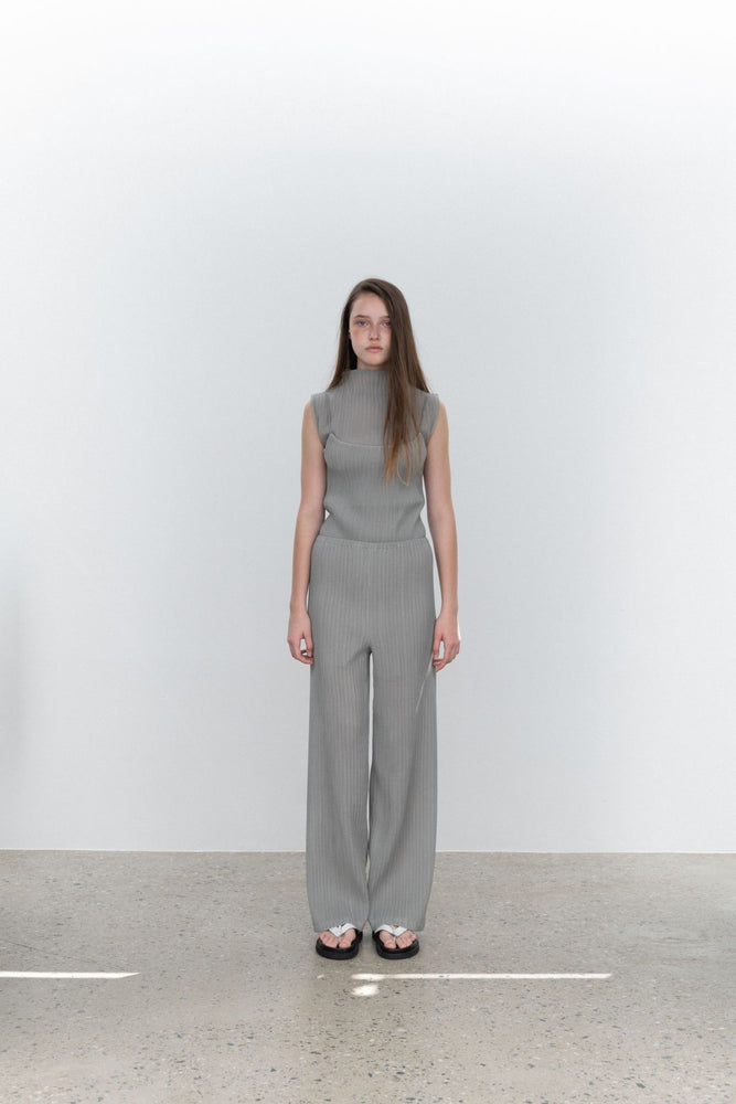
            
                Load image into Gallery viewer, Pleat Stretch Pants in Khaki
            
        