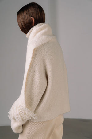Boucle Basic Pullover + Trimming Boucle Muffler Set in Ivory