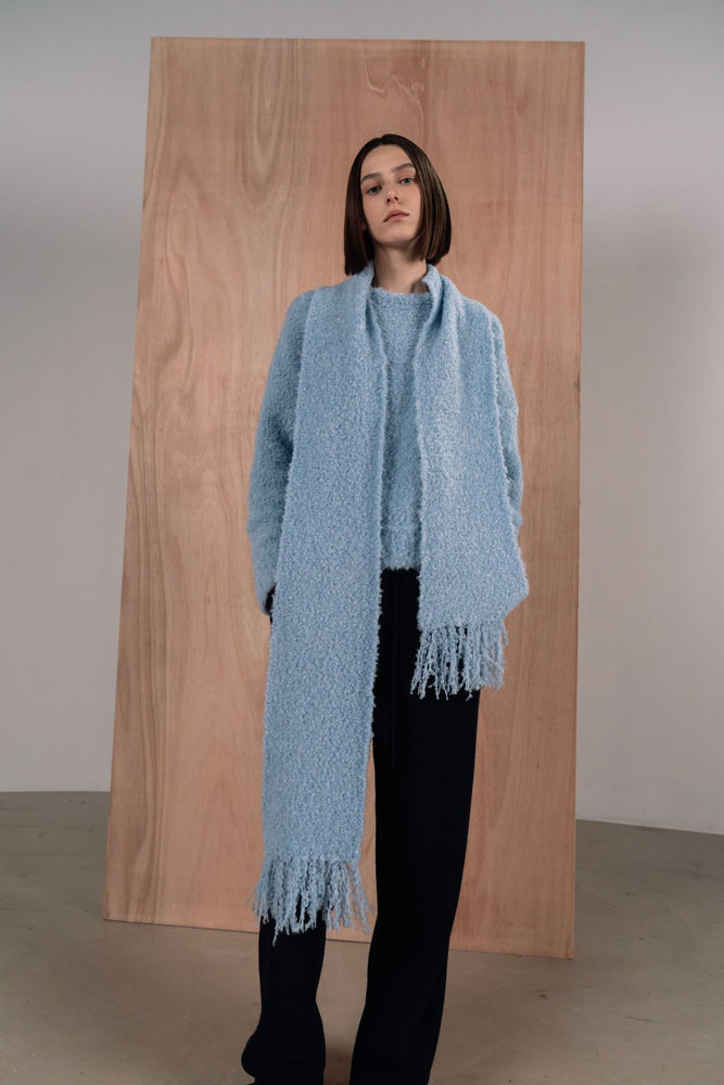 Boucle Basic Pullover + Trimming Boucle Muffler Set in Blue
